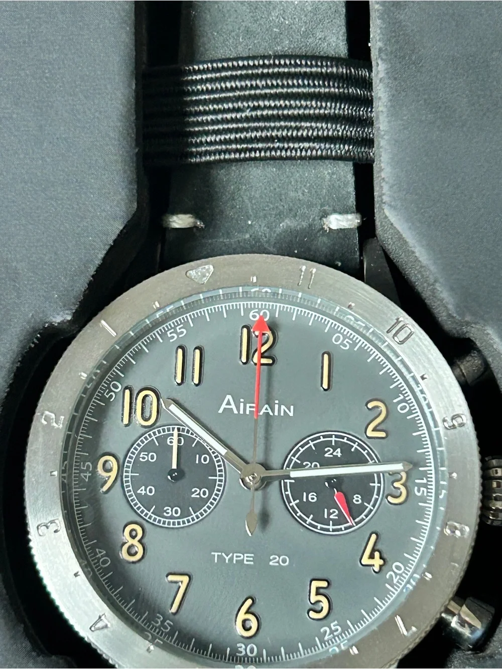 Airain Type 20 Quartz Chronograph Gray Dial Black Leather Watch 10ATM